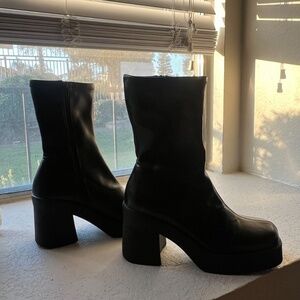 Steve Madden Klayton Black boots